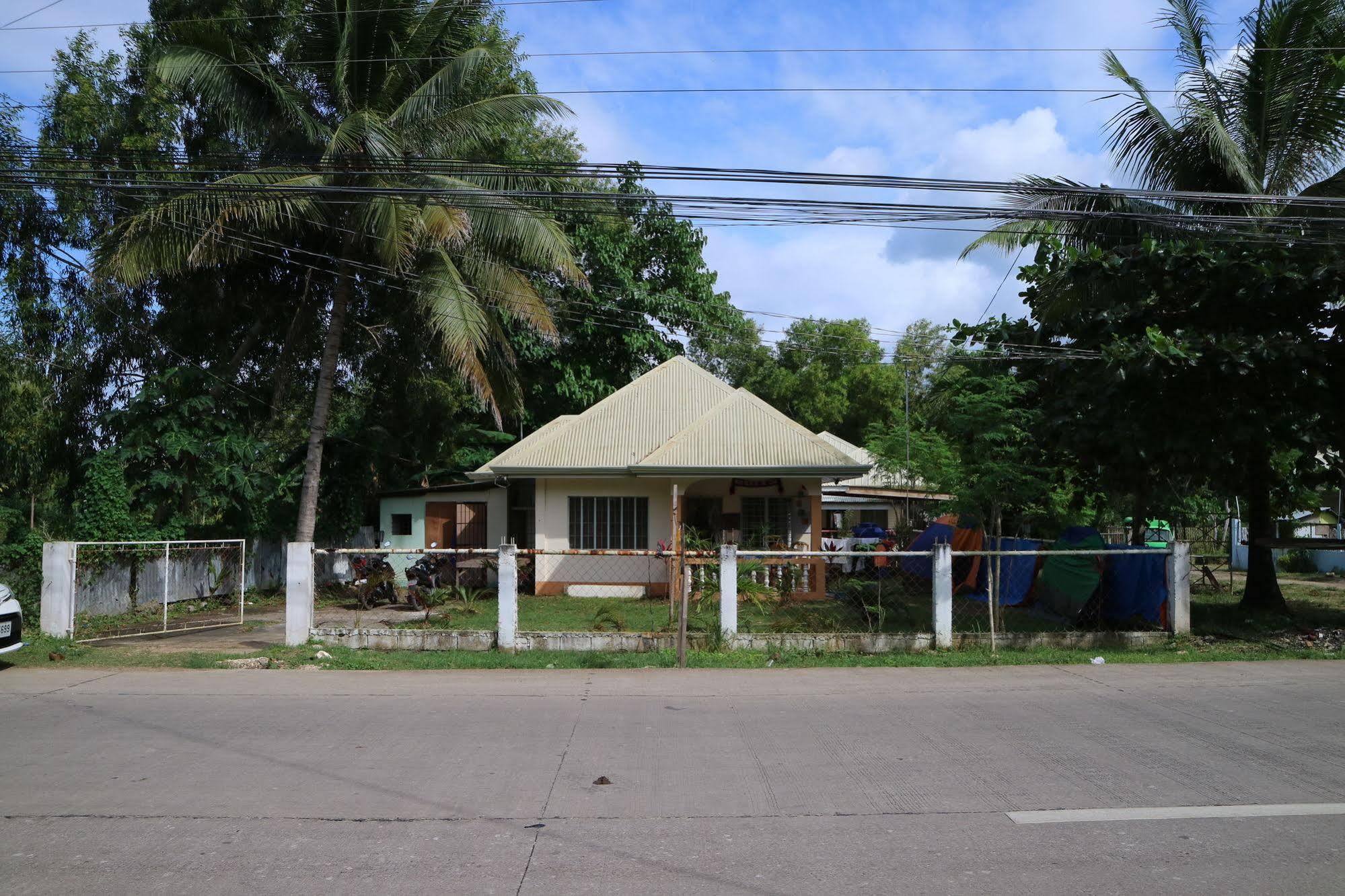 Bohemian Hostel Panglao Exterior foto