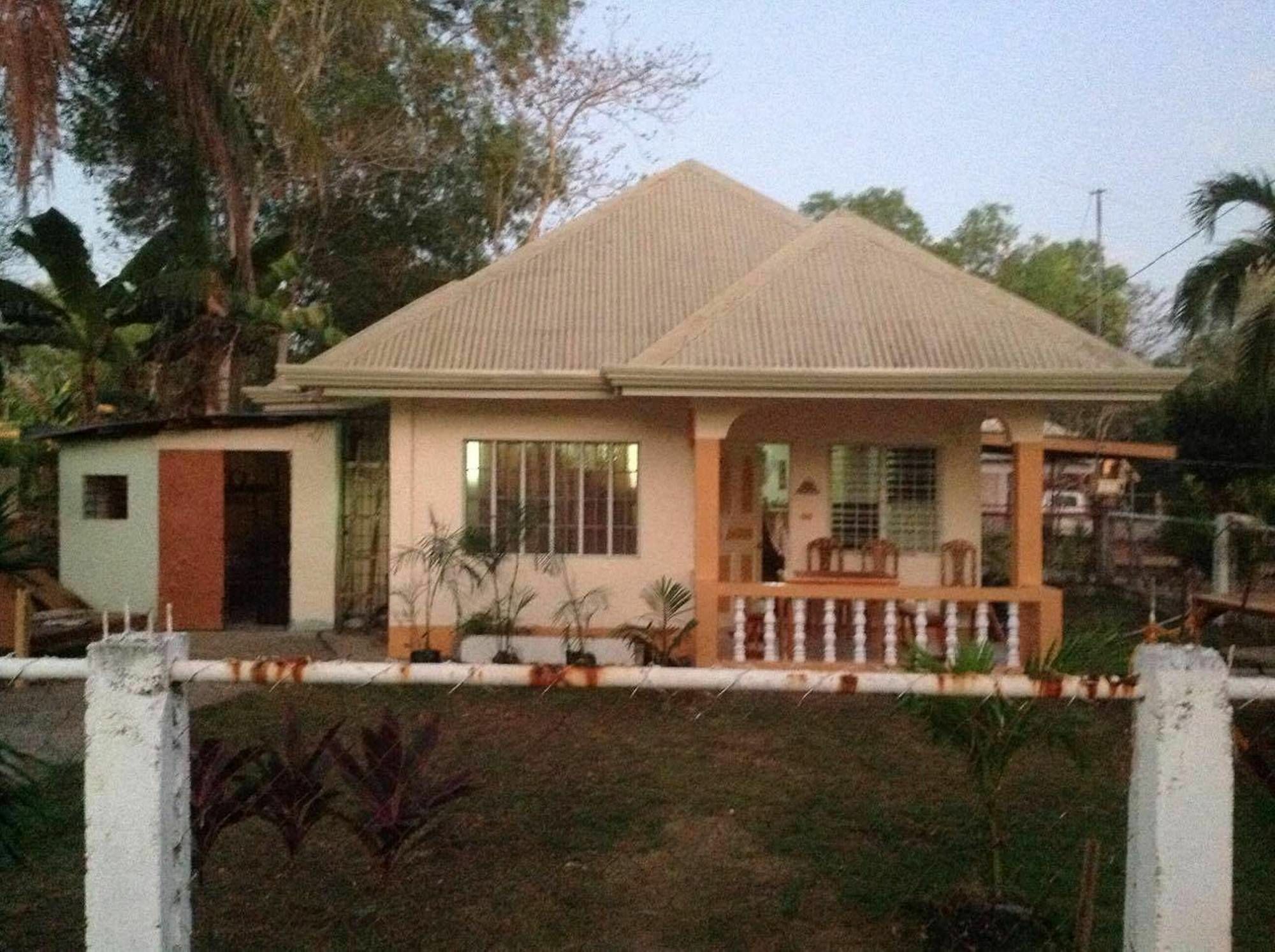 Bohemian Hostel Panglao Exterior foto